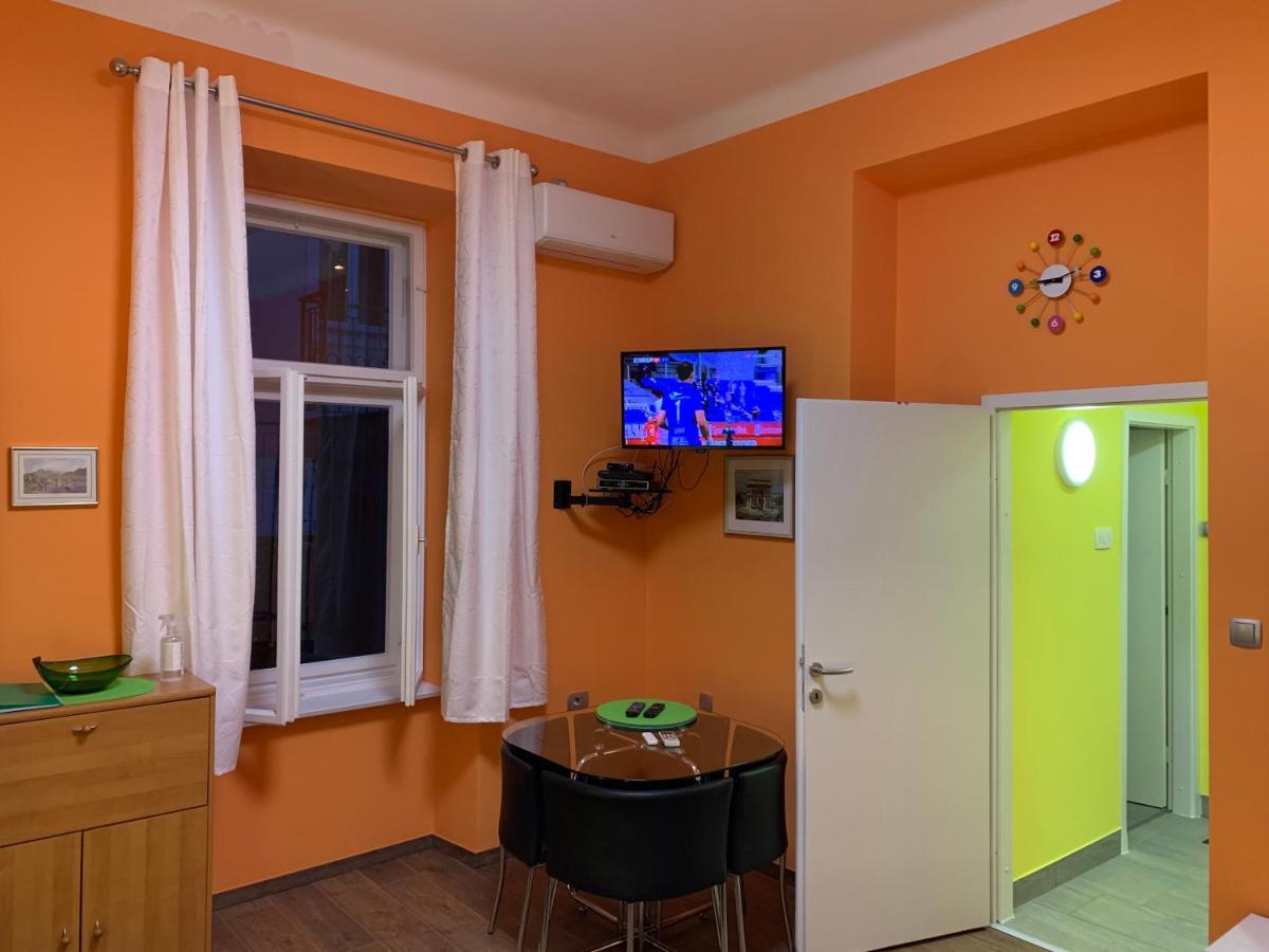 Opatija Central Studio Apartment Екстер'єр фото