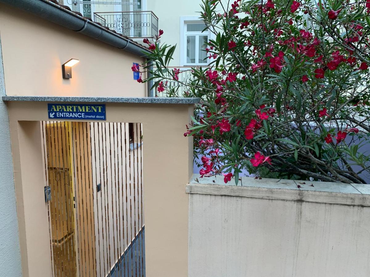 Opatija Central Studio Apartment Екстер'єр фото