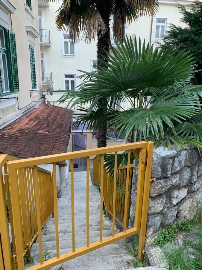 Opatija Central Studio Apartment Екстер'єр фото