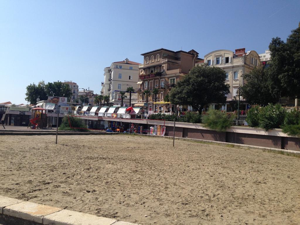 Opatija Central Studio Apartment Екстер'єр фото