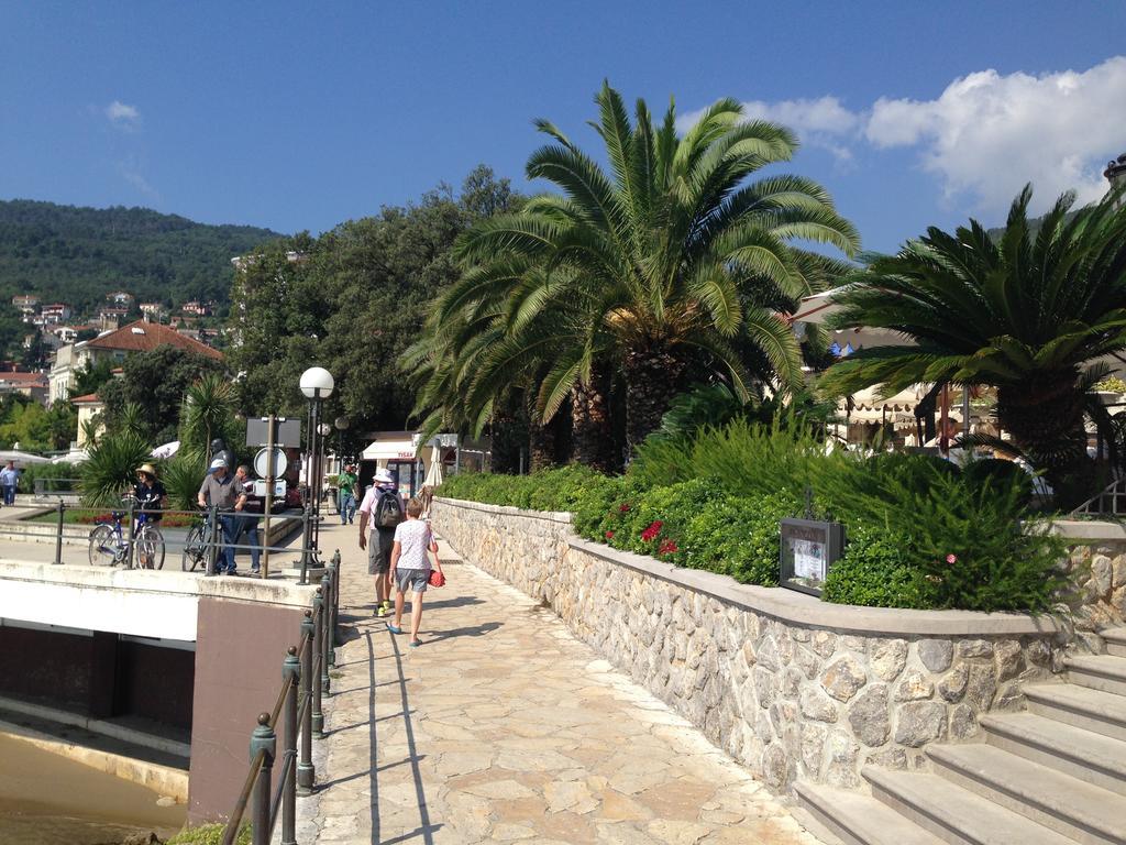 Opatija Central Studio Apartment Екстер'єр фото